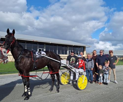 Face 6 Winner PENNY BLACK driven by Gary Hall Jnr